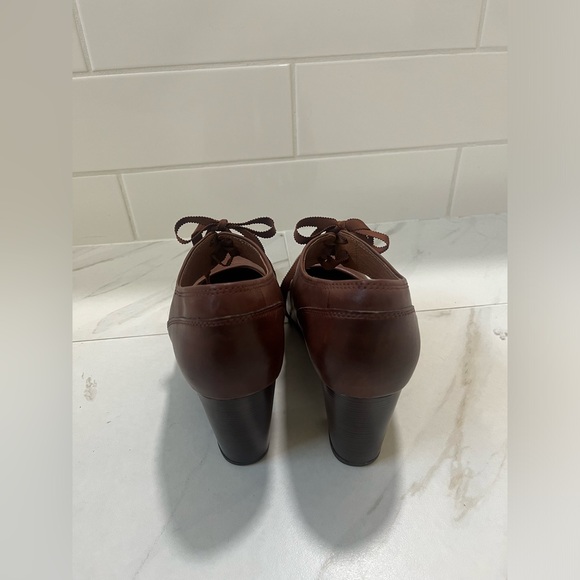 Clarks Indigo Mary Jane Heels with Bows - Picture 6 of 6